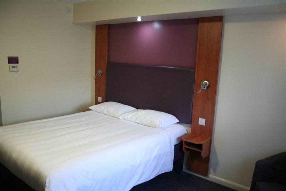 Days Inn Kendal - Killington Lake Экстерьер фото