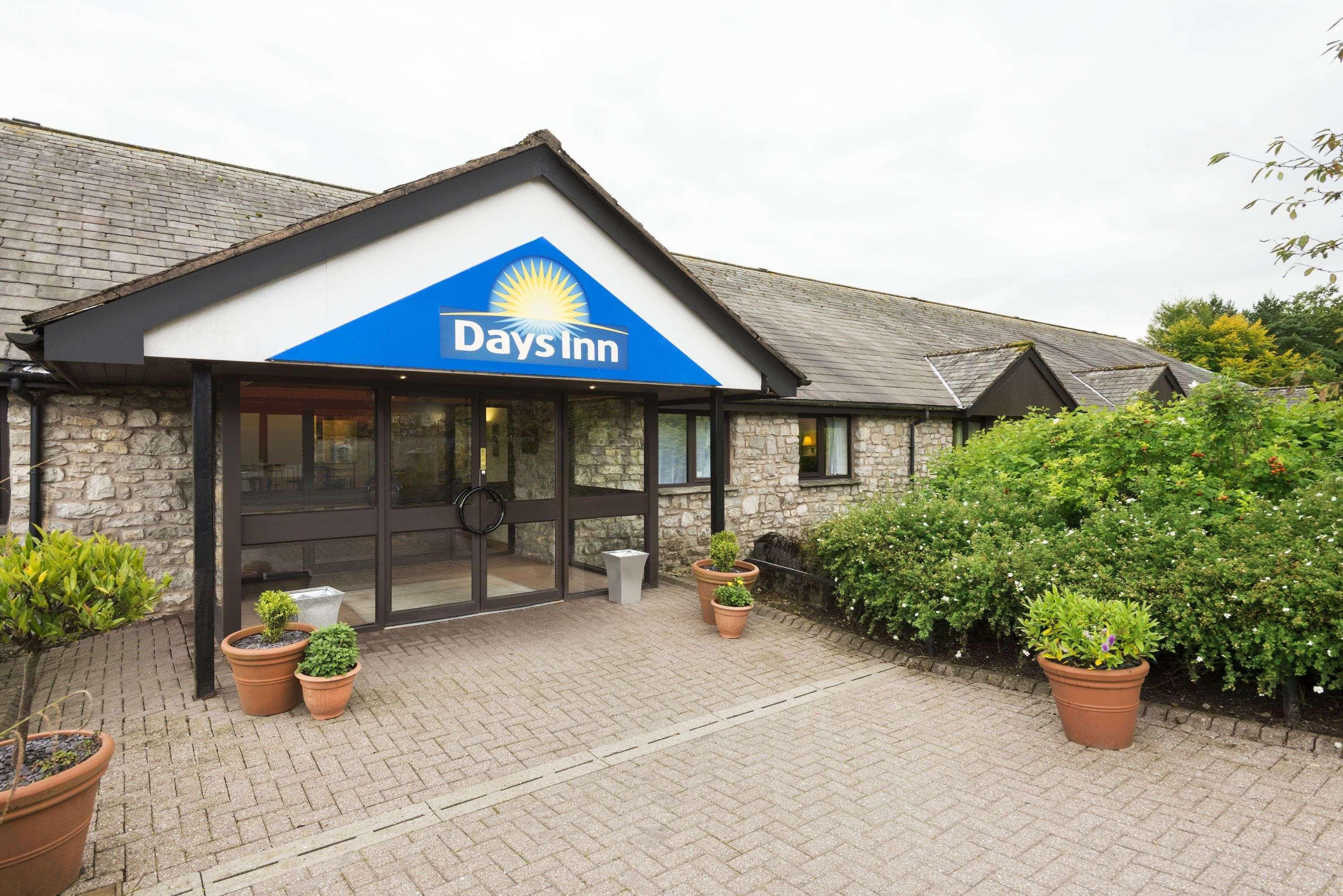 Days Inn Kendal - Killington Lake Экстерьер фото