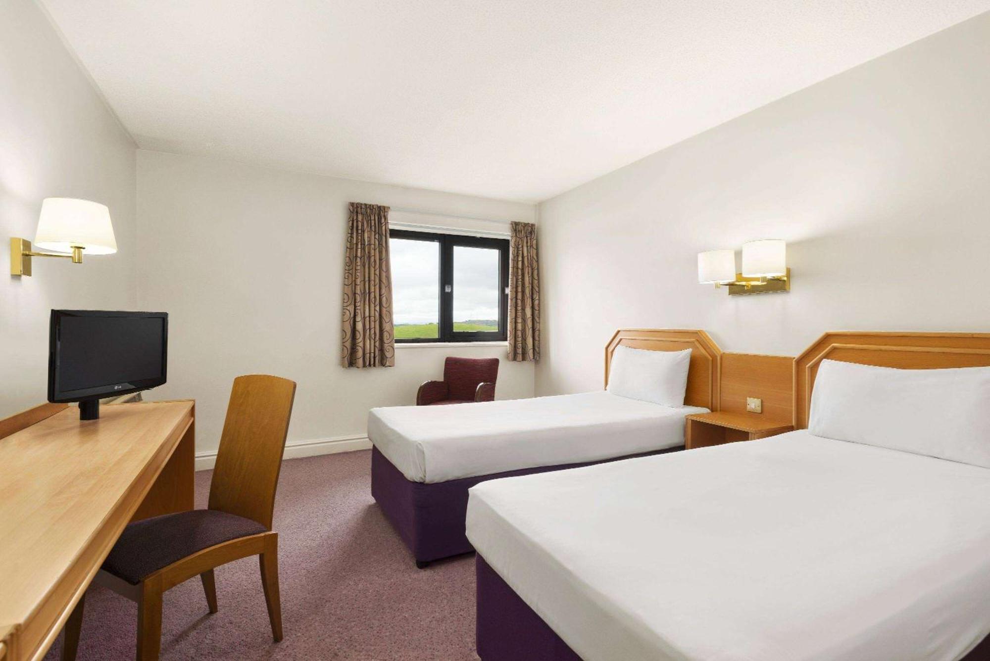 Days Inn Kendal - Killington Lake Экстерьер фото