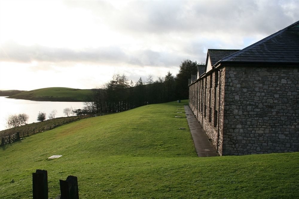 Days Inn Kendal - Killington Lake Экстерьер фото